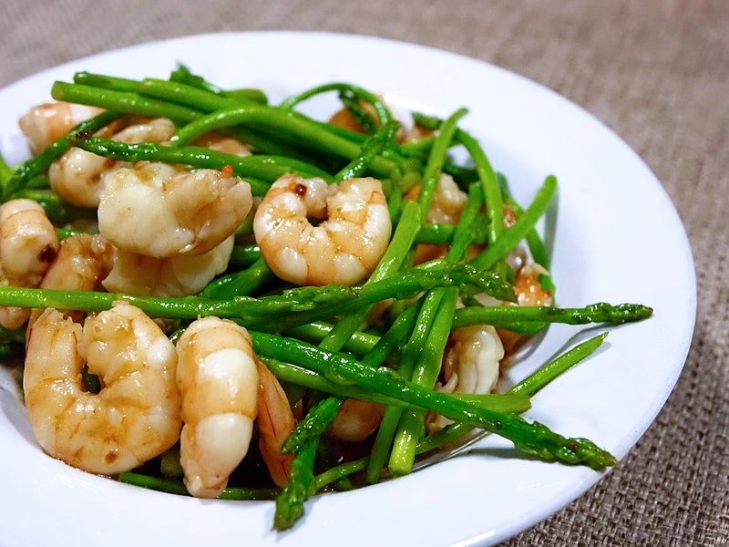 There are different storage tips to make your veggies last longer.